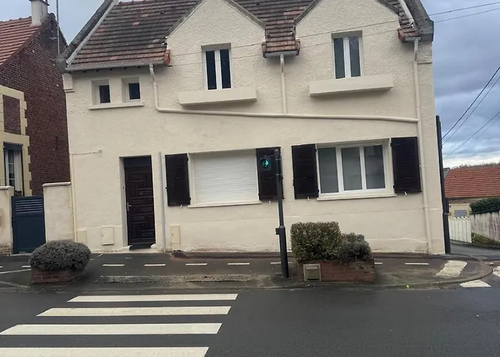 La Indigo 4 Personnes 3 Lits Bureau Fibre Proche Gare De Compiegne Janville (Calvados)